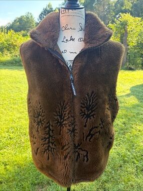 Black Mountain Fuzzy Moose Pine Tree Vest Brown Sz S Cabin Lodge
